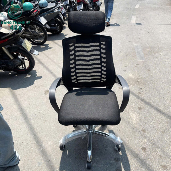 ghe xoay lung luoi co tua dau cu 1