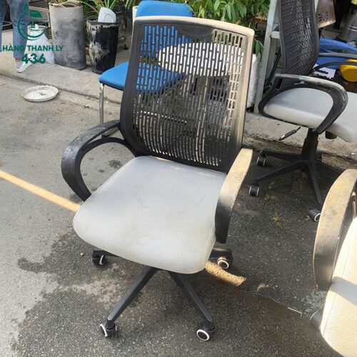 ghe xoay luoi cu khung nhua den chac chan 3