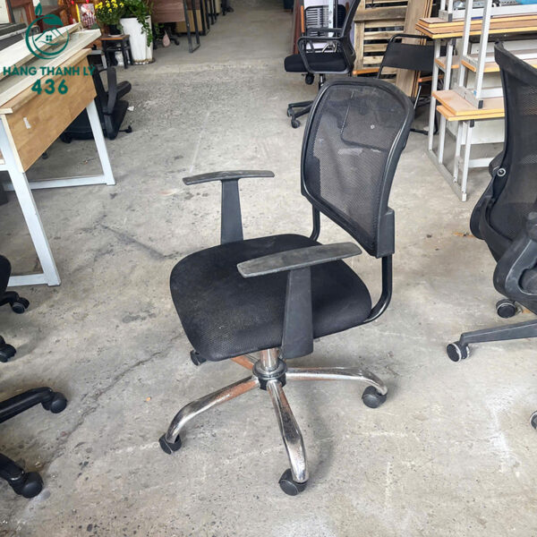 ghe xoay van phong cu lung luoi chan inox 3