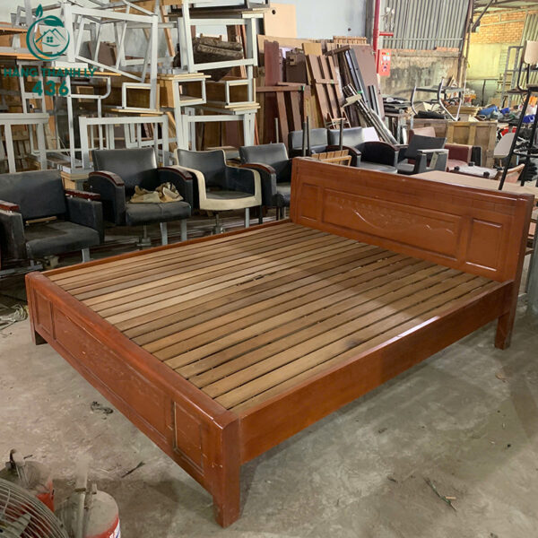 giuong go tu nhien cu 1m8x2m ben dep 1