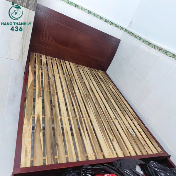 giuong ngu cu 1m6x2m mau van go nau 1