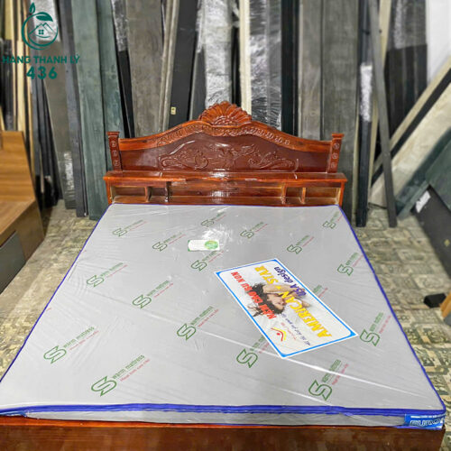 Giường ngủ gỗ tự nhiên thanh lý