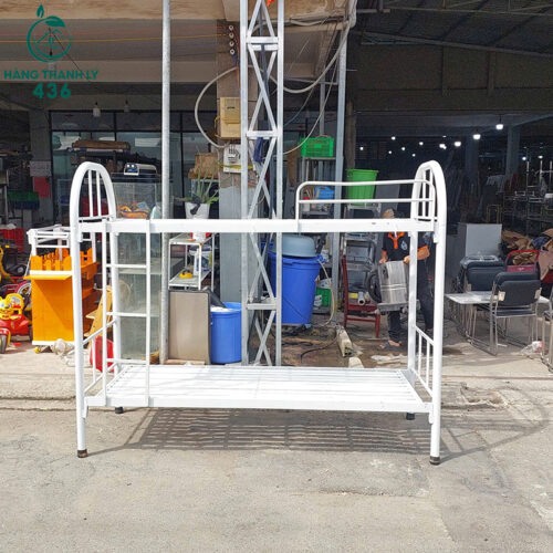 Giường tầng cũ