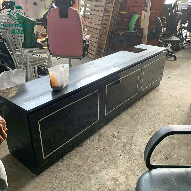 Kệ Tivi Cũ Màu Đen Viền Trắng Dáng Dài ke-tivi-cu-mau-den-vien-trang-dang-dai-sang-trong-1 Kệ Tivi Cũ Màu Đen Viền Trắng Dáng Dài