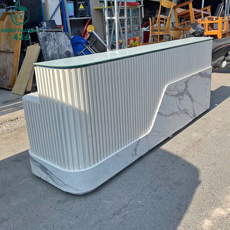 Quầy Lễ Tân 2M52X1MX65CM Cũ Phối Màu Trắng Vân Đá quay-le-tan-phoi-mau-trang-van-da-cu-2m52x1mx65cm-1 Quầy Lễ Tân 2M52X1MX65CM Cũ Phối Màu Trắng Vân Đá