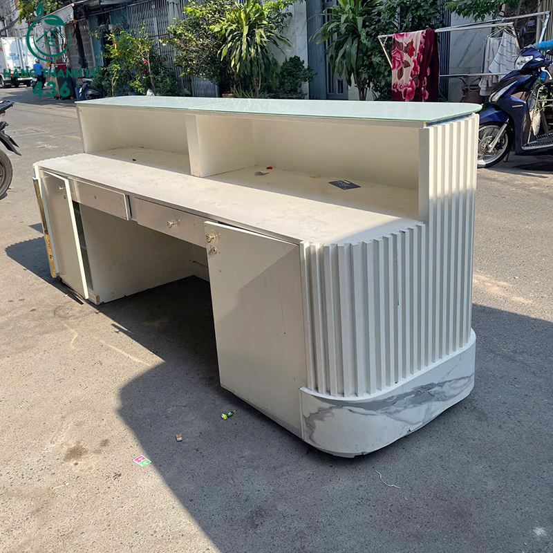 Quầy Lễ Tân 2M52X1MX65CM Cũ Phối Màu Trắng Vân Đá quay-le-tan-phoi-mau-trang-van-da-cu-2m52x1mx65cm-2 Quầy Lễ Tân 2M52X1MX65CM Cũ Phối Màu Trắng Vân Đá