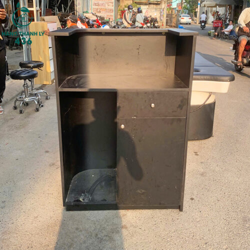 quay thu ngan cu 1m1x78cmx45cm mini mau den 2