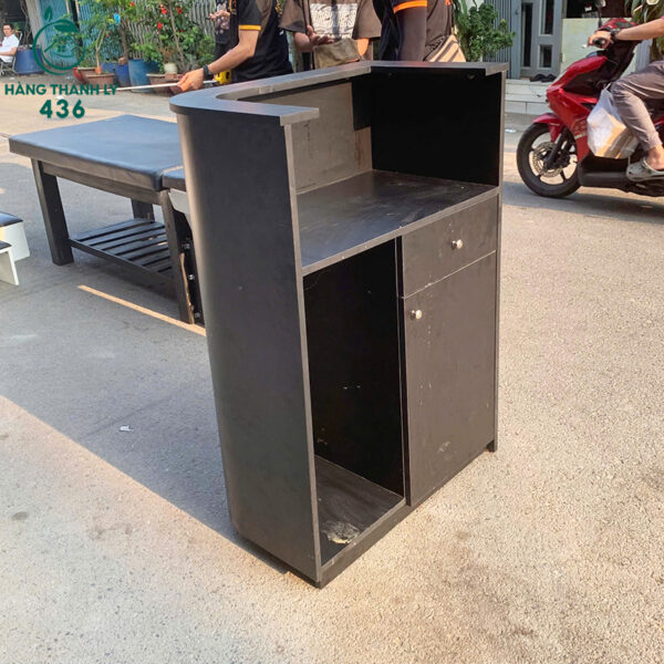 quay thu ngan cu 1m1x78cmx45cm mini mau den 3