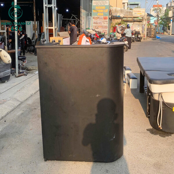 quay thu ngan cu 1m1x78cmx45cm mini mau den 6