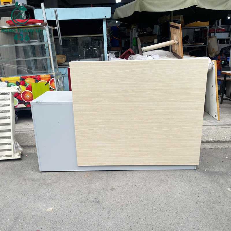 quay-tiep-tan-cu-1m6x55cmx1m1-chu-l-mau-trang-kem-1-1 Quầy Tiếp Tân Cũ 1M6X55CMX1M1 Màu Trắng Kem