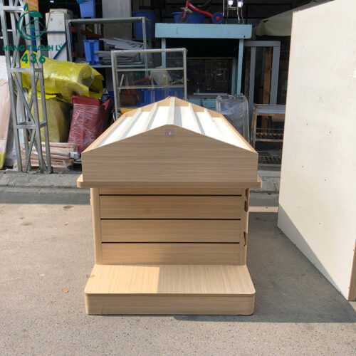 quay trung bay cu 1m7x1mx1m thiet ke dang bac thang 2