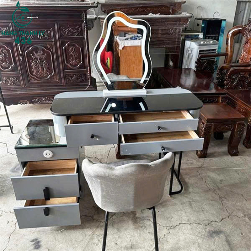 Thanh Lý Bàn Trang Điểm Kèm Ghế Nệm Màu Xám Mới 99% thanh-ly-ban-trang-diem-kem-ghe-nem-mau-xam-moi-99 Thanh Lý Bàn Trang Điểm Kèm Ghế Nệm Màu Xám Mới 99%