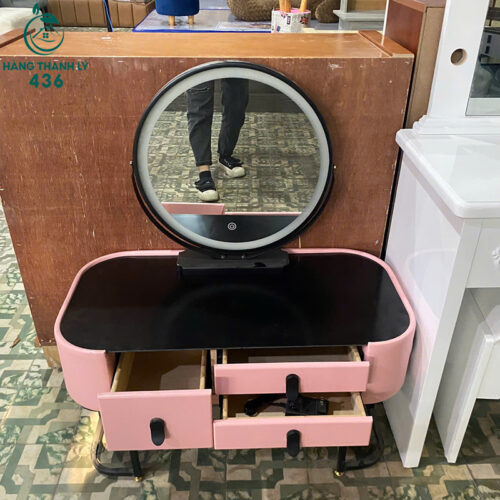 Thanh Lý Bàn Trang Điểm Màu Hồng Phối Mặt Kính Đen Mới 99% 2 thanh ly ban trang diem mau hong phoi mat kinh den moi 99 4