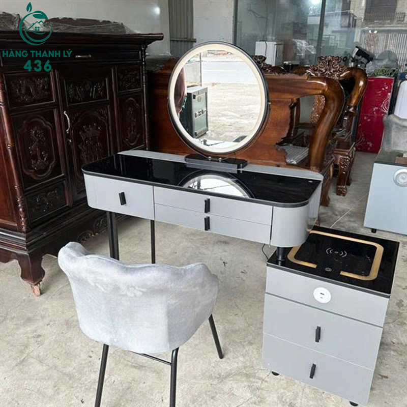 Thanh Lý Bàn Trang Điểm Xám Đen Có Đèn Led Cảm Ứng Mới 99% thanh-ly-ban-trang-diem-xam-den-co-den-led-cam-ung-moi-99 Thanh Lý Bàn Trang Điểm Xám Đen Có Đèn Led Cảm Ứng Mới 99%