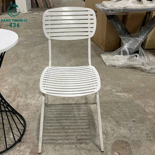 thanh ly ghe cafe sat nan thua mau trang moi 99 1