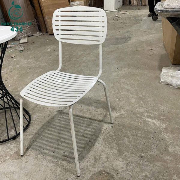 thanh ly ghe cafe sat nan thua mau trang moi 99 3