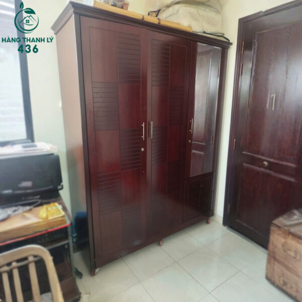 tu quan ao go 3 canh mau nau do cu 1