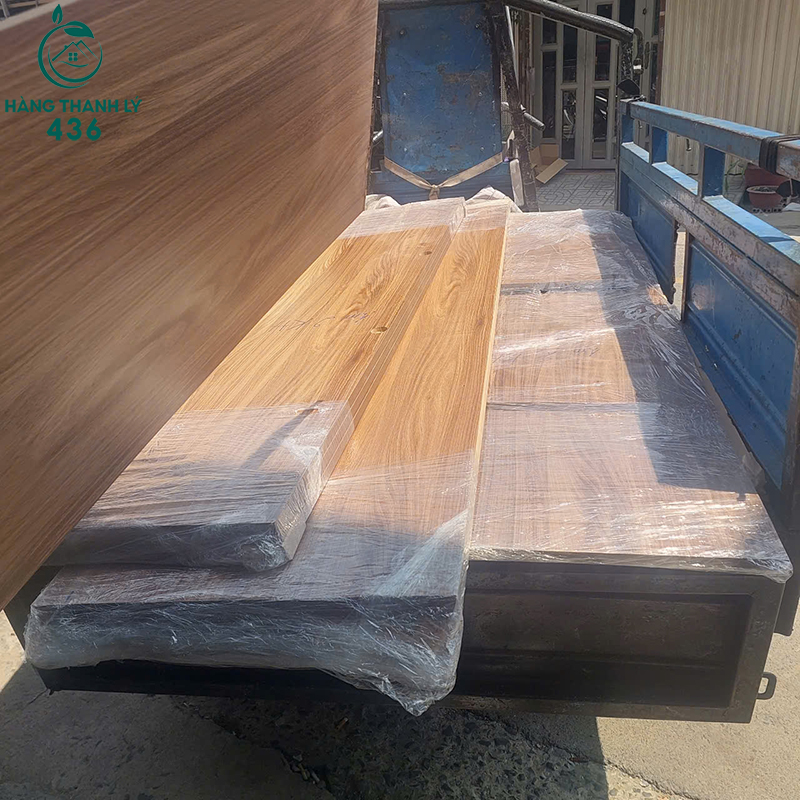 Vận chuyển tủ quần áo cho khách hàng