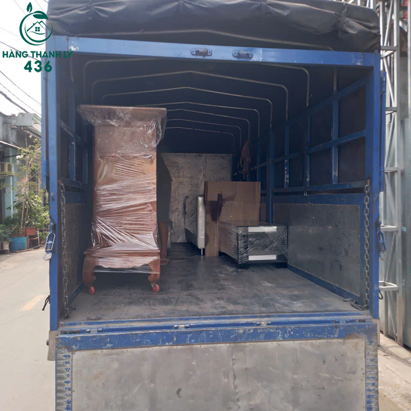Vận chuyển tủ quần áo cho khách hàng