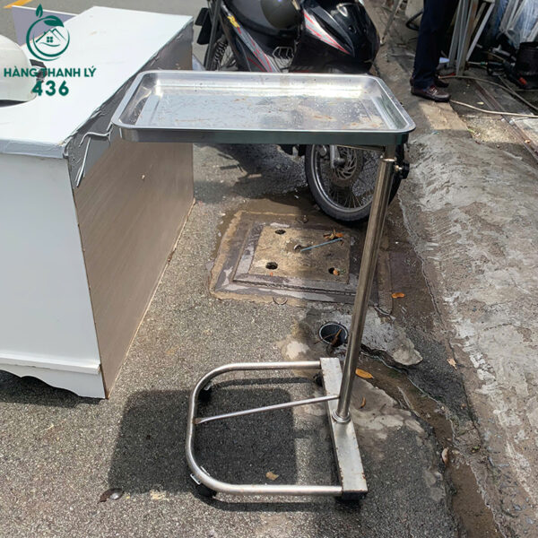 ban inox y te cu co banh xe di chuyen 1