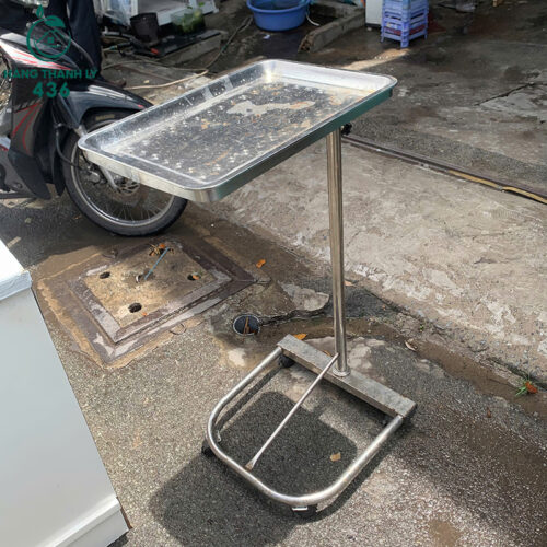 ban inox y te cu co banh xe di chuyen 3