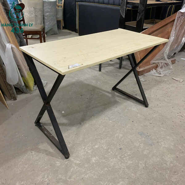 ban lam viec cu 1m2x60cm chan sat chu x 1