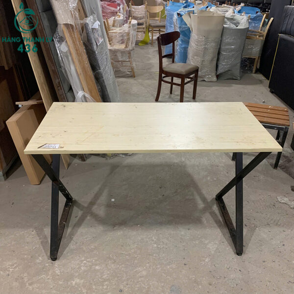 ban lam viec cu 1m2x60cm chan sat chu x 2