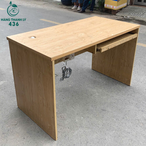 ban lam viec cu 1m2x60cm co hoc ban phim 2