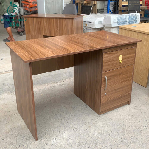 ban lam viec cu 1m2x70cm co hoc tu van go nau 1