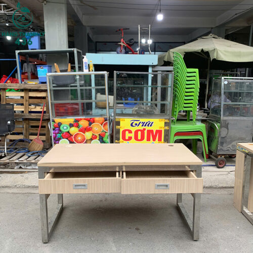 ban lam viec cu 1m4x70cm khung inox co 2 hoc keo 4