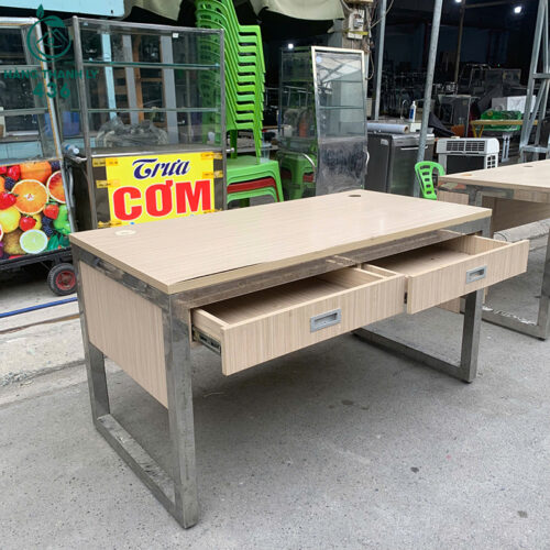 ban lam viec cu 1m4x70cm khung inox co 2 hoc keo 5