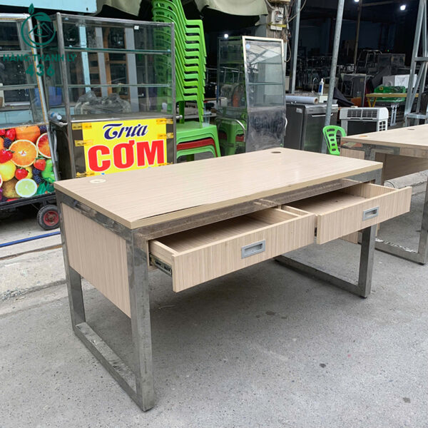ban lam viec cu 1m4x70cm khung inox co 2 hoc keo 5
