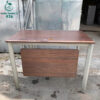 ban lam viec cu 1mx60cmx75cm van go nau chan kim loai 1
