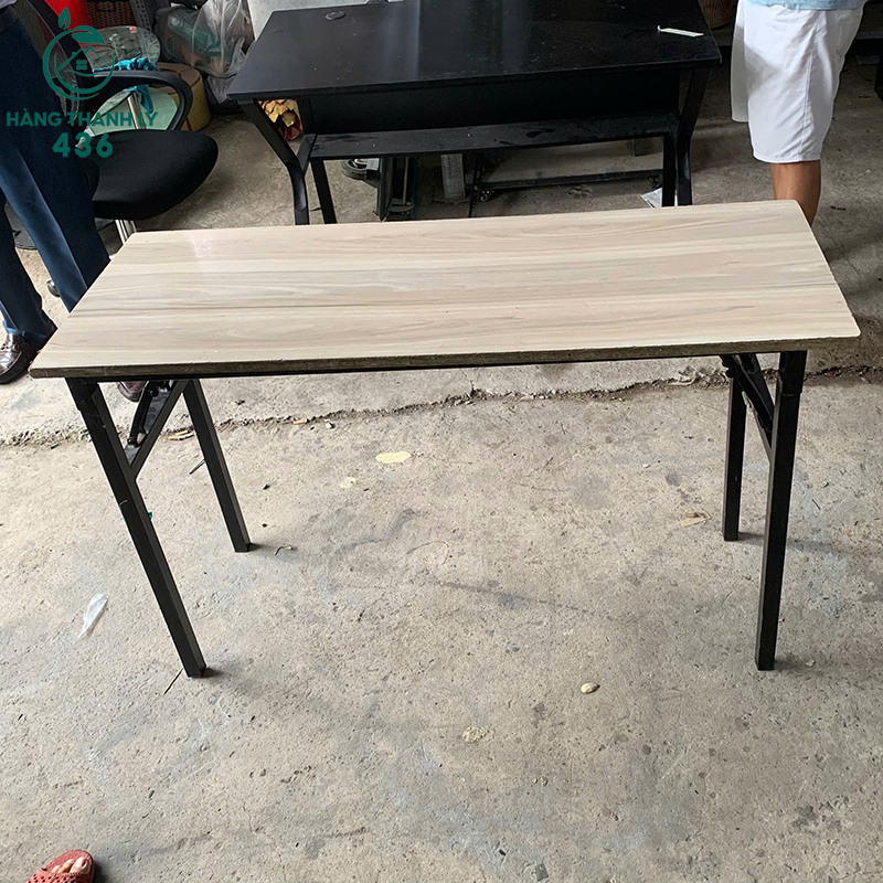 Bàn Làm Việc Cũ 1MX40CM Mặt Vân Gỗ Chân Sắt Gấp Gọn 5 ban lam viec cu mat van go trang chan sat den 1