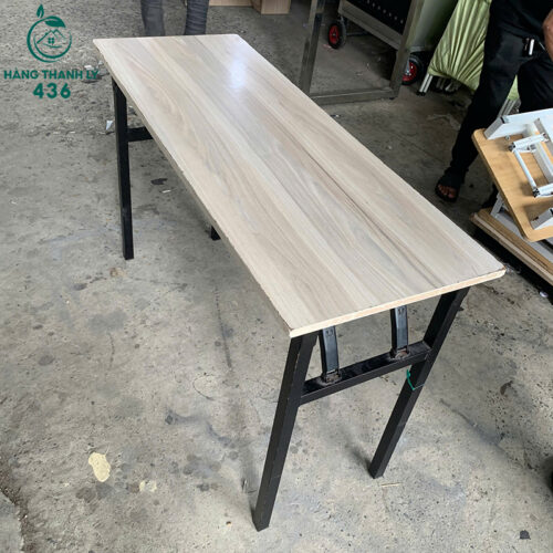 Bàn Làm Việc Cũ 1MX40CM Mặt Vân Gỗ Chân Sắt Gấp Gọn 4 ban lam viec cu mat van go trang chan sat den 2