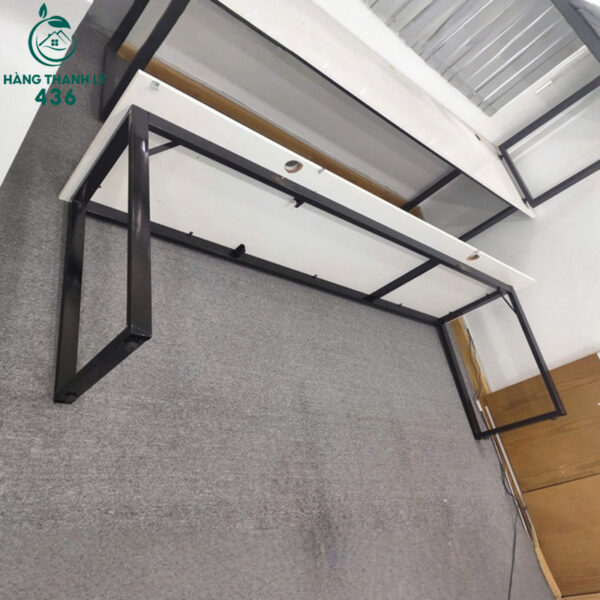 ban lam viec dai cu khung sat mat go mdf 2m4x60cm 2