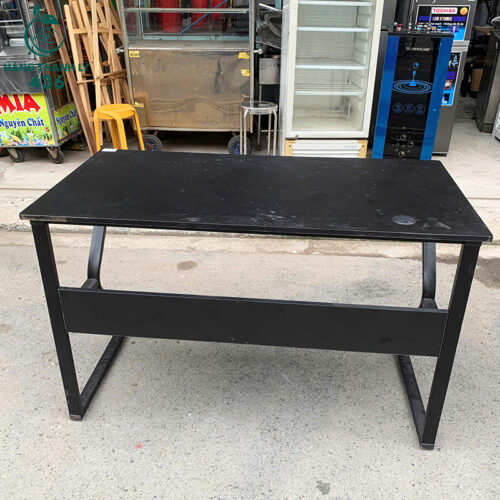 ban lam viec mat go mau den cu 1m2x60cm chan sat 1