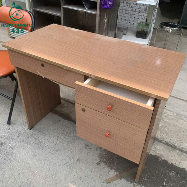ban nhua van go cu 1mx50cm co hoc keo 3