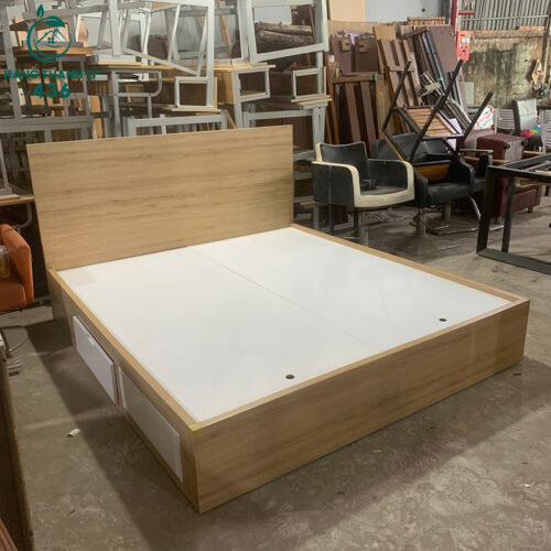 giuong ngu cu 1m8x2m co 4 hoc keo tien loi 3