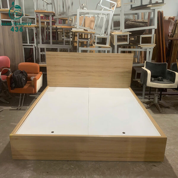 giuong ngu cu 1m8x2m co 4 hoc keo tien loi 4