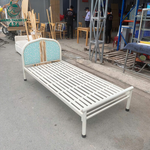 giuong sat cu 1mx2m son trang chac chan 1