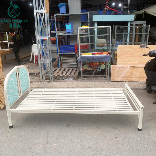 giuong sat cu 1mx2m son trang chac chan 3