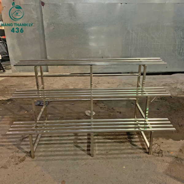 ke inox cu 3 tang chua do tien loi 2