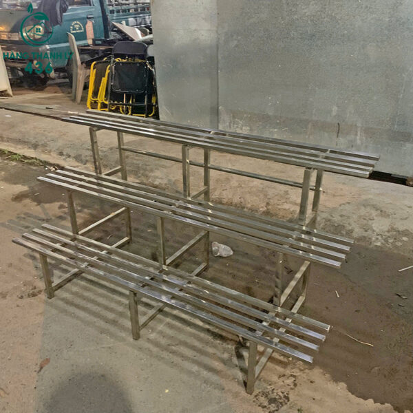 ke inox cu 3 tang chua do tien loi 3