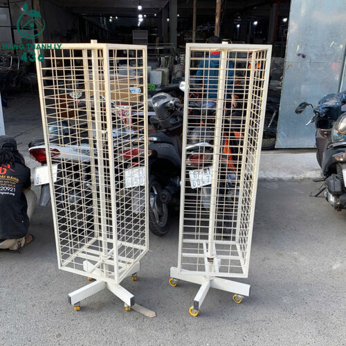 ke luoi trung bay cu co banh xe de di chuyen 1