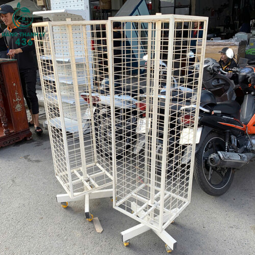 ke luoi trung bay cu co banh xe de di chuyen 2