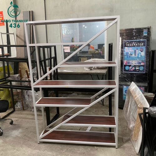 ke trung bay cu 1m2x1m8 khung sat son trang 1