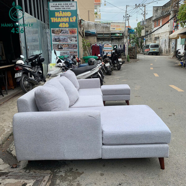 sofa-goc-chu-l-cu-boc-vai-mau-xam-kem-don-roi (1) sofa goc chu l cu boc vai mau xam kem don roi 1