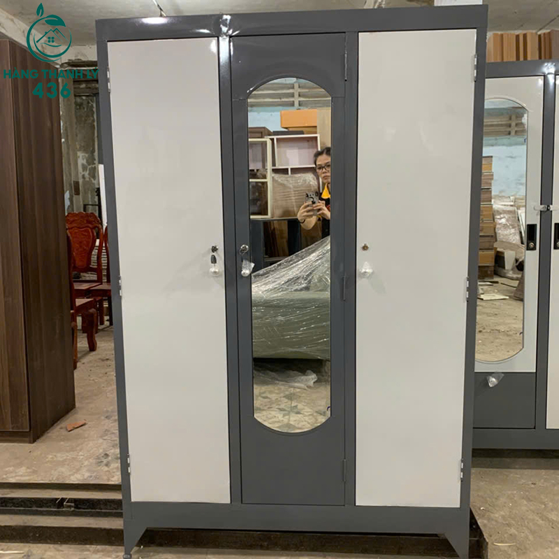 Thanh Lý Tủ Quần Áo Sắt 1M2X1M8 3 Cánh Có Gương (Nhiều Màu) 8 thanh ly tu quan ao sat cu 3 canh co guong nhieu mau 3