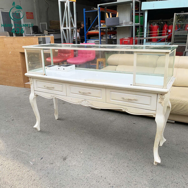 tu kinh trung bay cu 1m58x50cmx1m1 khung go tan co dien 1